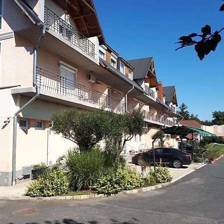 Wolf Hotel Sarvar Exterior foto